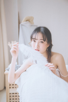 《漂亮的女邻居》三级